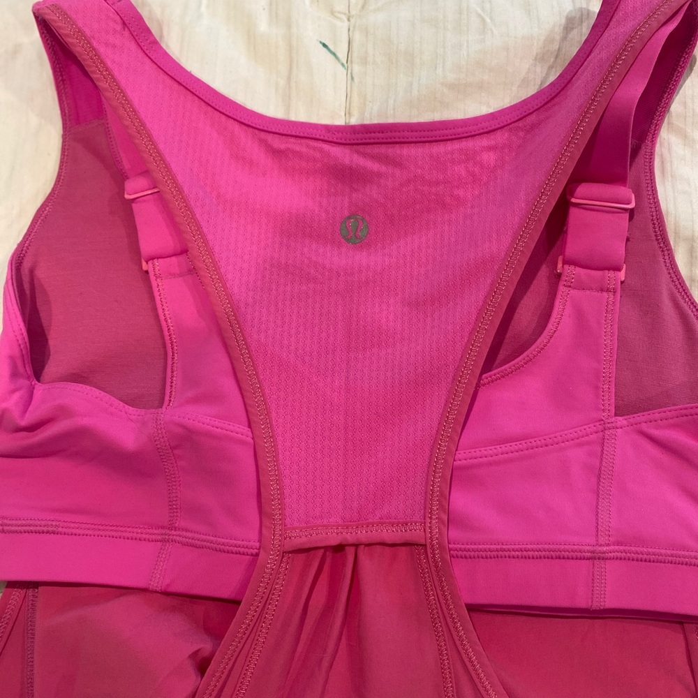 💚 Lululemon hot pink bra tank